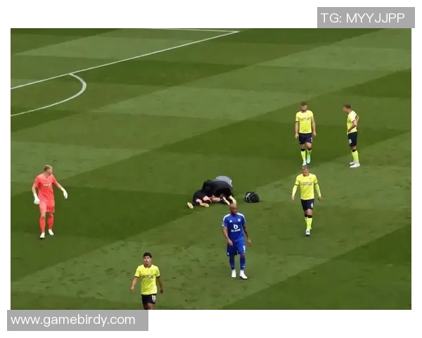 曼联与莱斯特城激战正酣谁能在英超赛场笑到最后