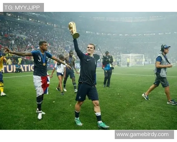 格列兹曼重返赛场展现风采助力球队争夺冠军荣耀