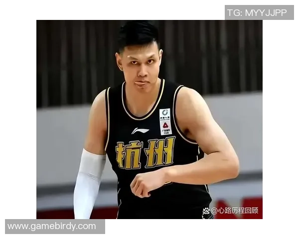 许钟豪的成长之路：从青涩少年到职场精英的奋斗历程与心路历程